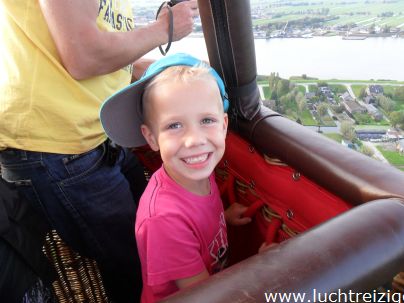 Kinderen tot 12 jaar krijgen korting op een ballonvaart bij de Luchtreiziger Ballonvaarten uit Vlaardingen.